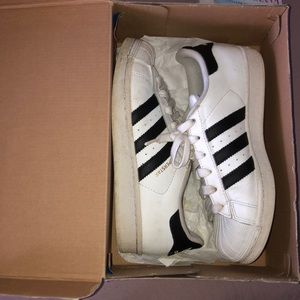 Adidas superstars